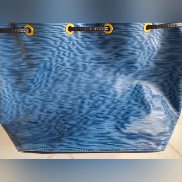 LV Noe Epi Leather Bag - Picture 9 of 14